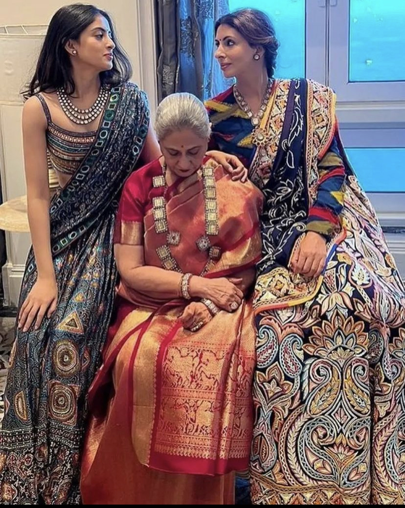 3 Generation Of Bachchan Family Are Together In One Frame- Pictures ...