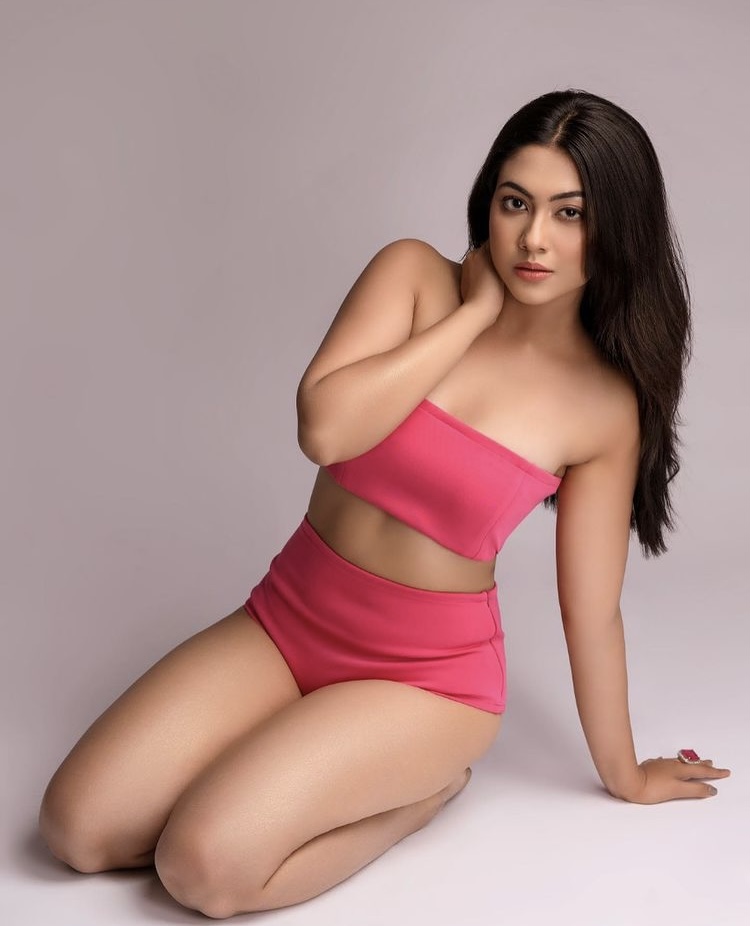 Reem Shaikh Sizzles In Pink Bikini Bollywood Juncture
