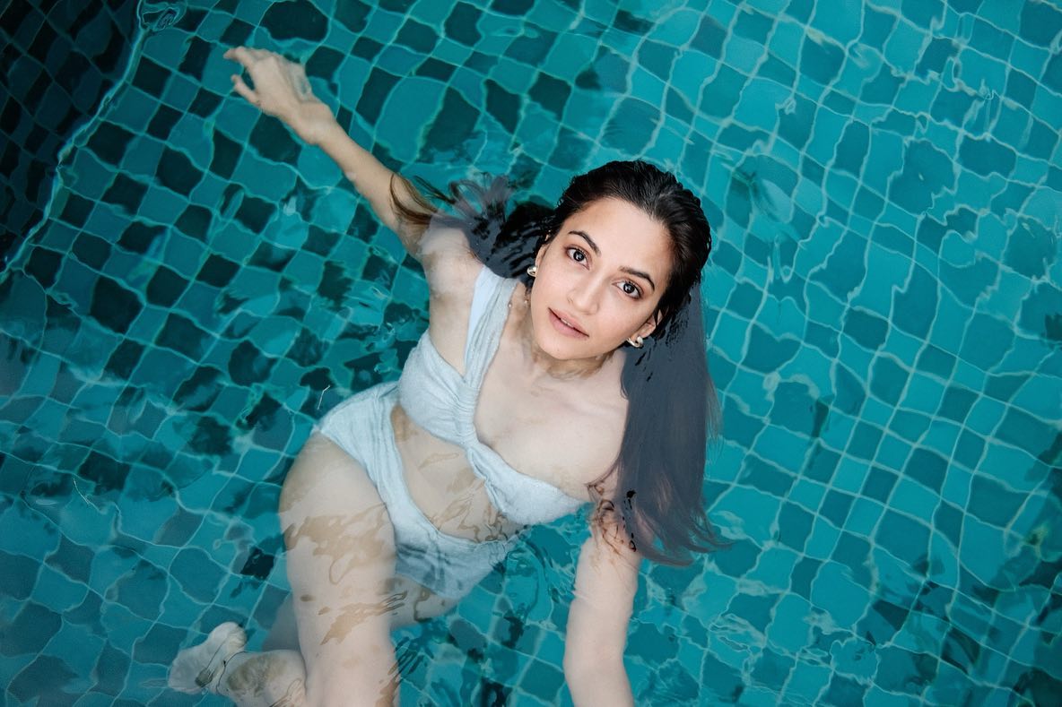 Kriti Kharbanda Sizzles In Her Latest Photos Flaunts Herself In Bikini