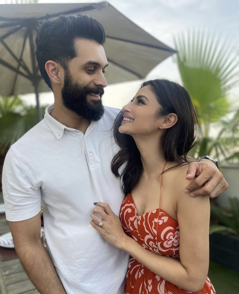 Mouni Roy Shares Romantic Pictures With Hubby Suraj From Her Dubai ...