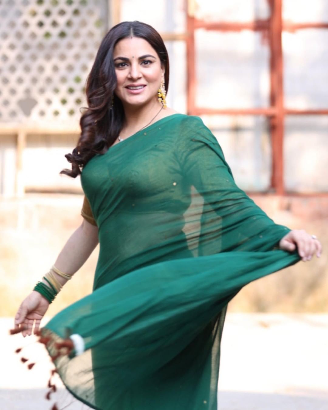 Shraddha Arya is the simplest definition of flawless beauty , Slays in ...